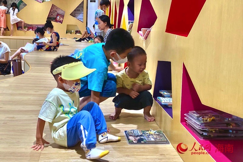 暑期書店人氣旺。李浩蓉攝