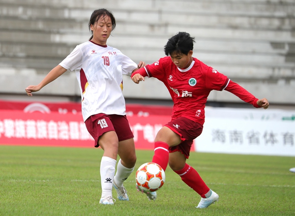 第三輪比賽中，海南瓊中女足4：2戰勝河南洛陽女足