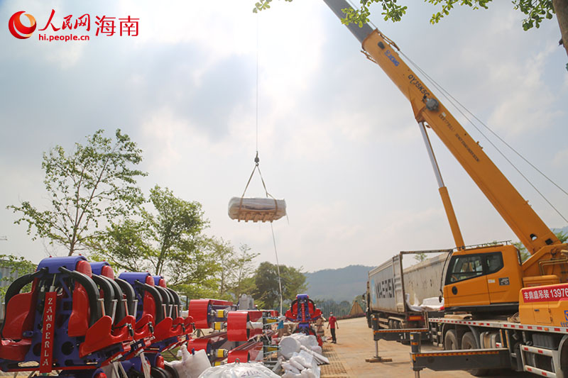  海南自貿(mào)港：乘勢而上開新局，拼搏實干建新功 自“4·13”重要講話和《海南自由貿(mào)易港建設總體方案》發(fā)布以來，海南全面深化改革開放縱深推進，150多項政策文件先后出臺，自貿(mào)港政策制度“四梁八柱”全面成型。【詳細】                            