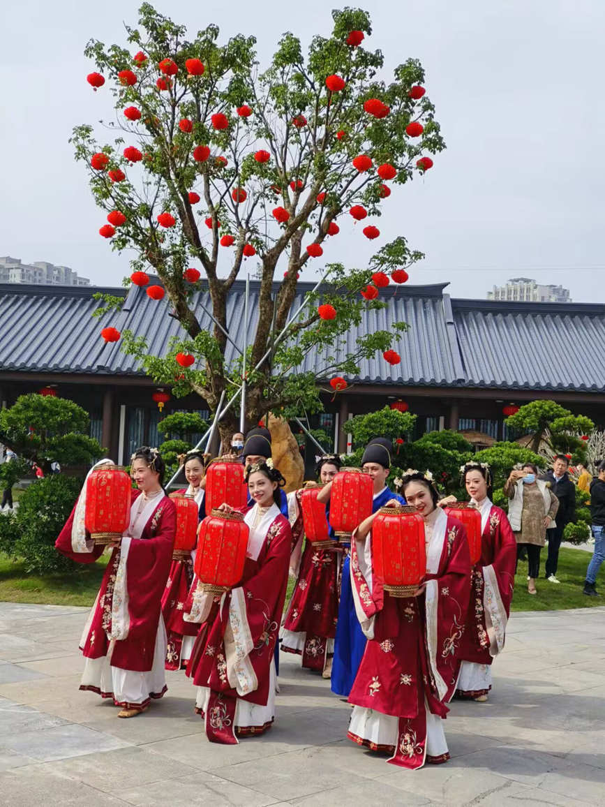 海瑞文化公園推出的實(shí)景沉浸主題文化活動(dòng)吸引了大批市民游客紛至沓來。韓偉攝