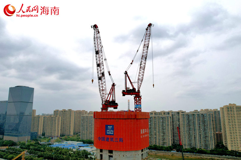 空中造樓機。 人民網 孟凡盛攝
