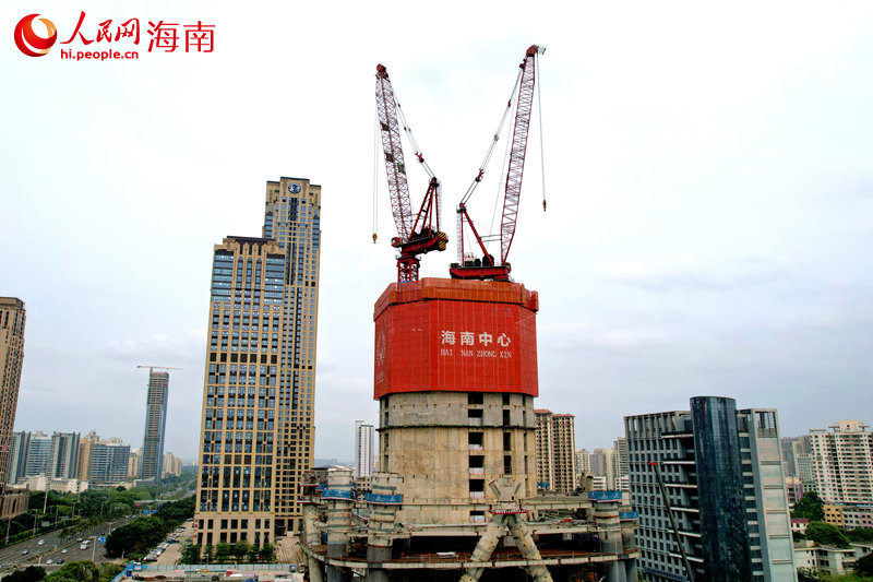 正在建設中的海南中心。 人民網 孟凡盛攝