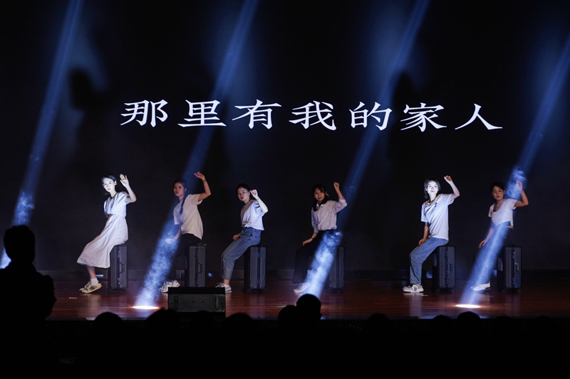 演出現(xiàn)場。海南醫(yī)學(xué)院供圖