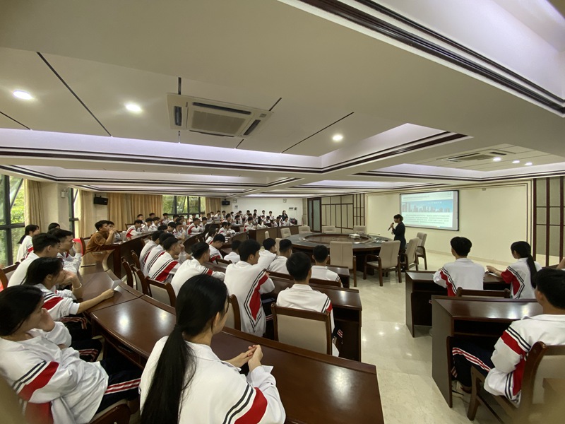 企業進校園宣講。海南省農業學校供圖