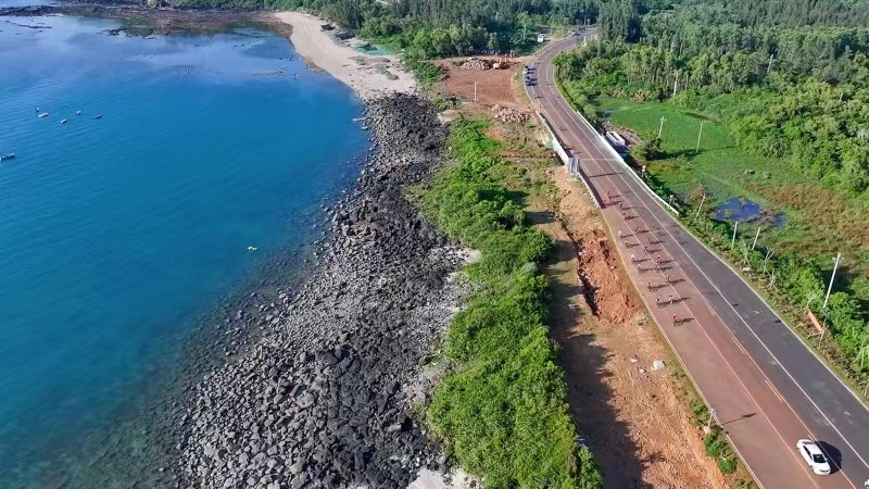 “醉美西岸，樂在‘騎’中”環島旅游公路（儋州段）騎行之旅現場。儋州市旅文局供圖