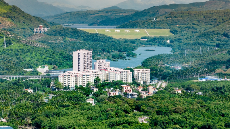 三亞崖州區(qū)全力呵護綠水青山不放松。崖州區(qū)委宣傳部供圖