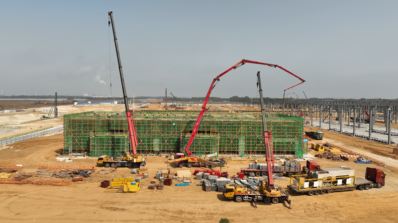 建設中的湘瓊先進制造業共建產業園。東方市委宣傳部供圖