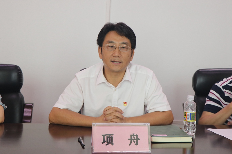 三亞市人民醫院院長項舟主持博士后流動站相關活動。三亞市人民醫院供圖