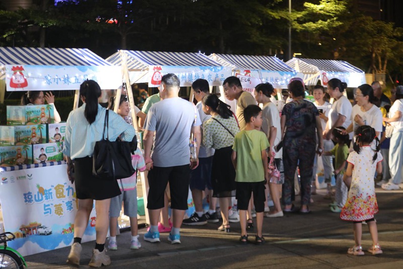 瓊肴佳話”創意場景營銷活動吸引市民游客參與。瓊山區供圖