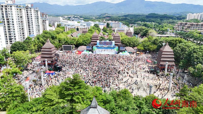 活動吸引眾多市民游客前來參與。人民網記者 牛良玉攝