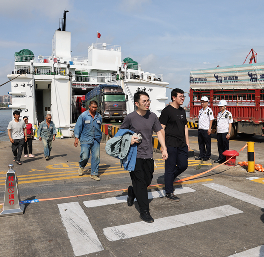 “摩羯”過境后 海南海事部門全力助力涉水企業復航復工