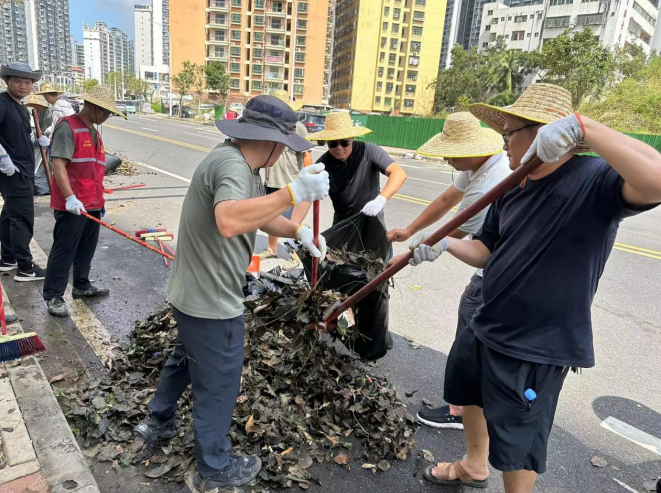 金宇街道清掃工作現場（海口市市綜合行政執法局供圖）