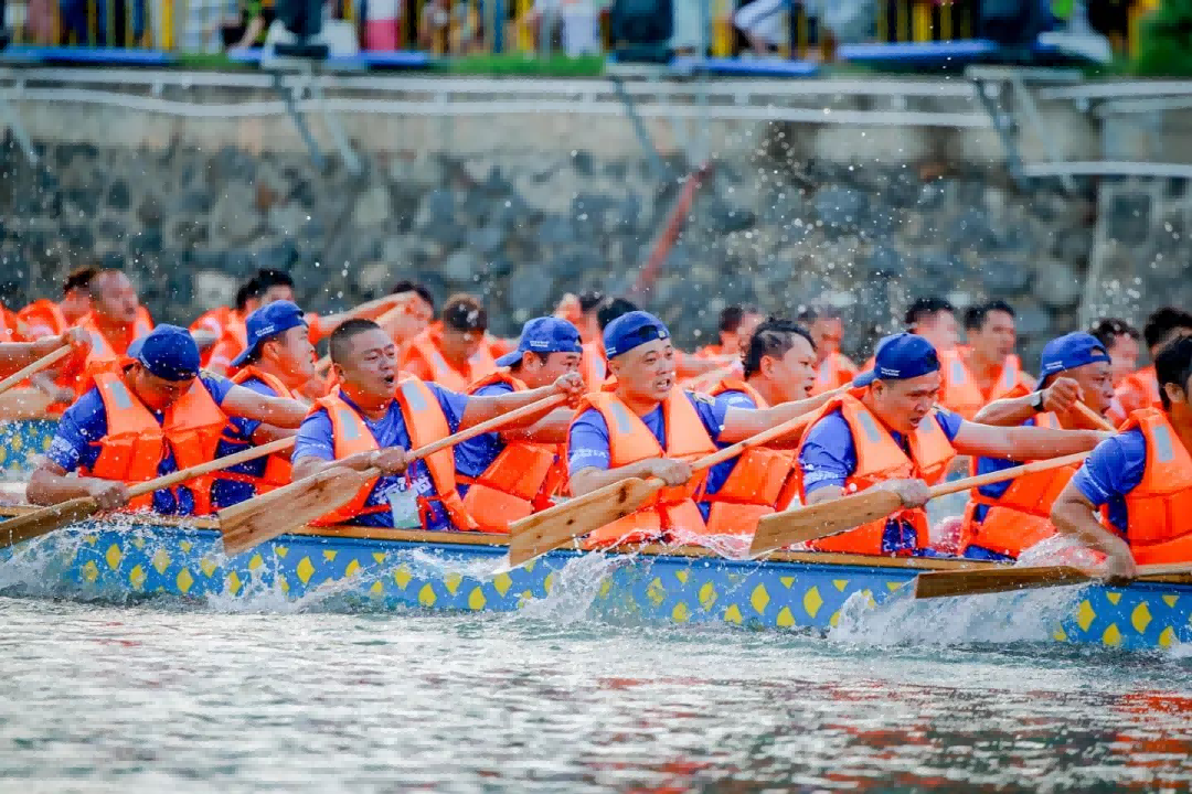 往屆海口龍舟賽現(xiàn)場。海口市旅文局供圖